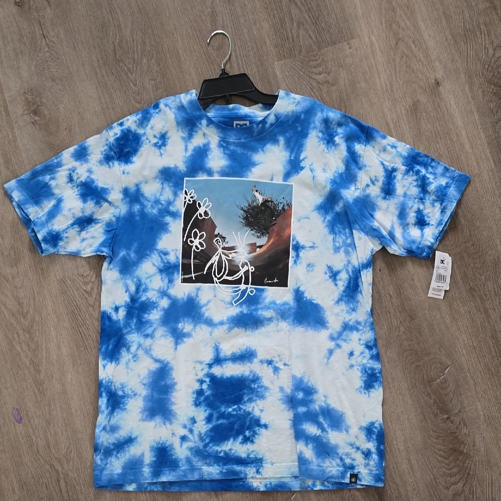 Blue Tie-Dye T-Shirt with Artistic Graphic